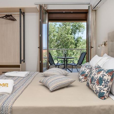 M&B Boutique Apartments Nea Roda Exterior photo