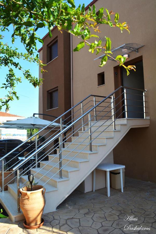 M&B Boutique Apartments Nea Roda Exterior photo