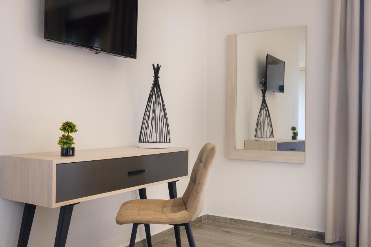 M&B Boutique Apartments Nea Roda Exterior photo