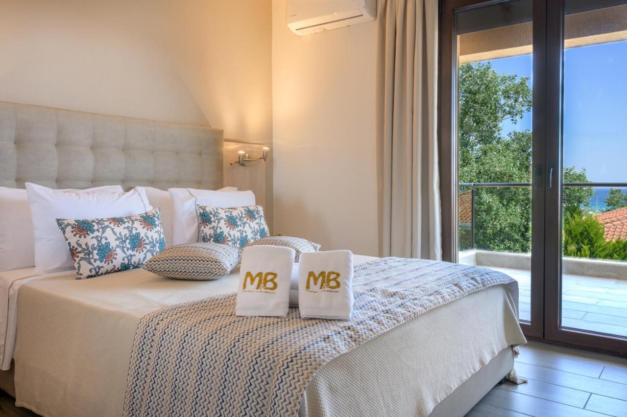 M&B Boutique Apartments Nea Roda Exterior photo