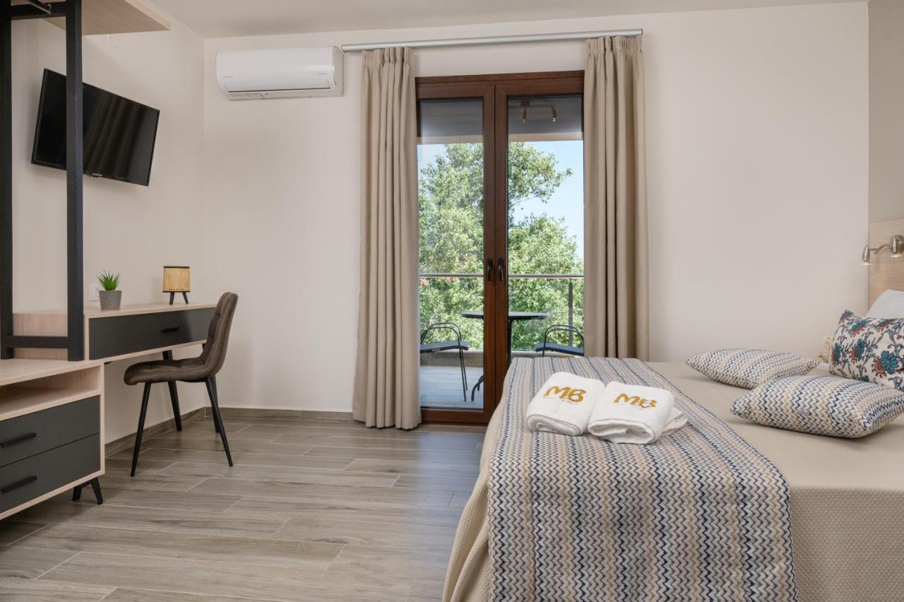 M&B Boutique Apartments Nea Roda Exterior photo