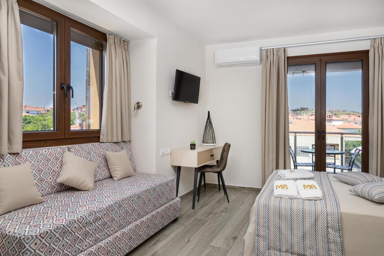 M&B Boutique Apartments Nea Roda Exterior photo