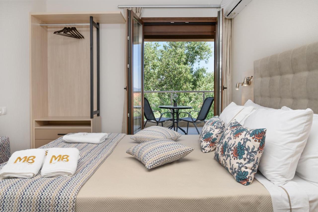 M&B Boutique Apartments Nea Roda Exterior photo