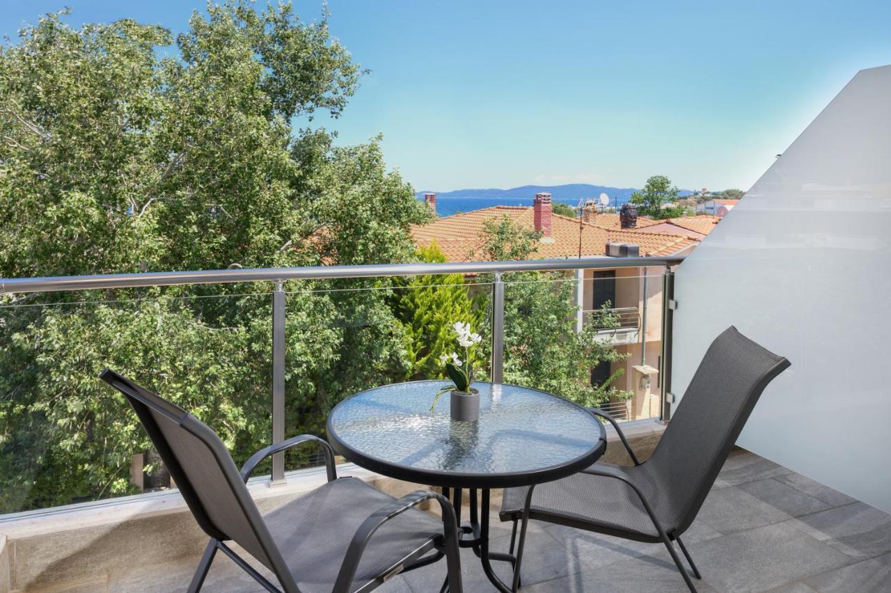 M&B Boutique Apartments Nea Roda Exterior photo